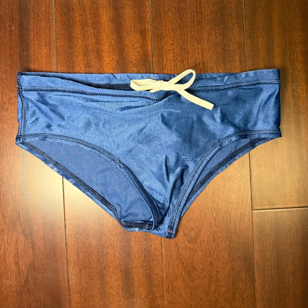 Vintage Dolphin men’s swim Speedo in size medium